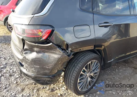 2022 Jeep Compass Limited 4X4 from USA, damaged, VIN 3C4NJDCB9NT144812